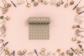 Rouleau texturé fleurs répétées – texture pâte polymère – motif floral damier – DIY bijoux –