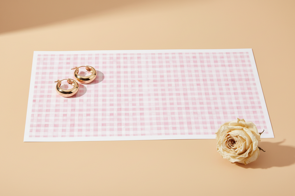 Feuille de transfert carreaux roses pour pâte polymère  – DIY bijoux. TF17