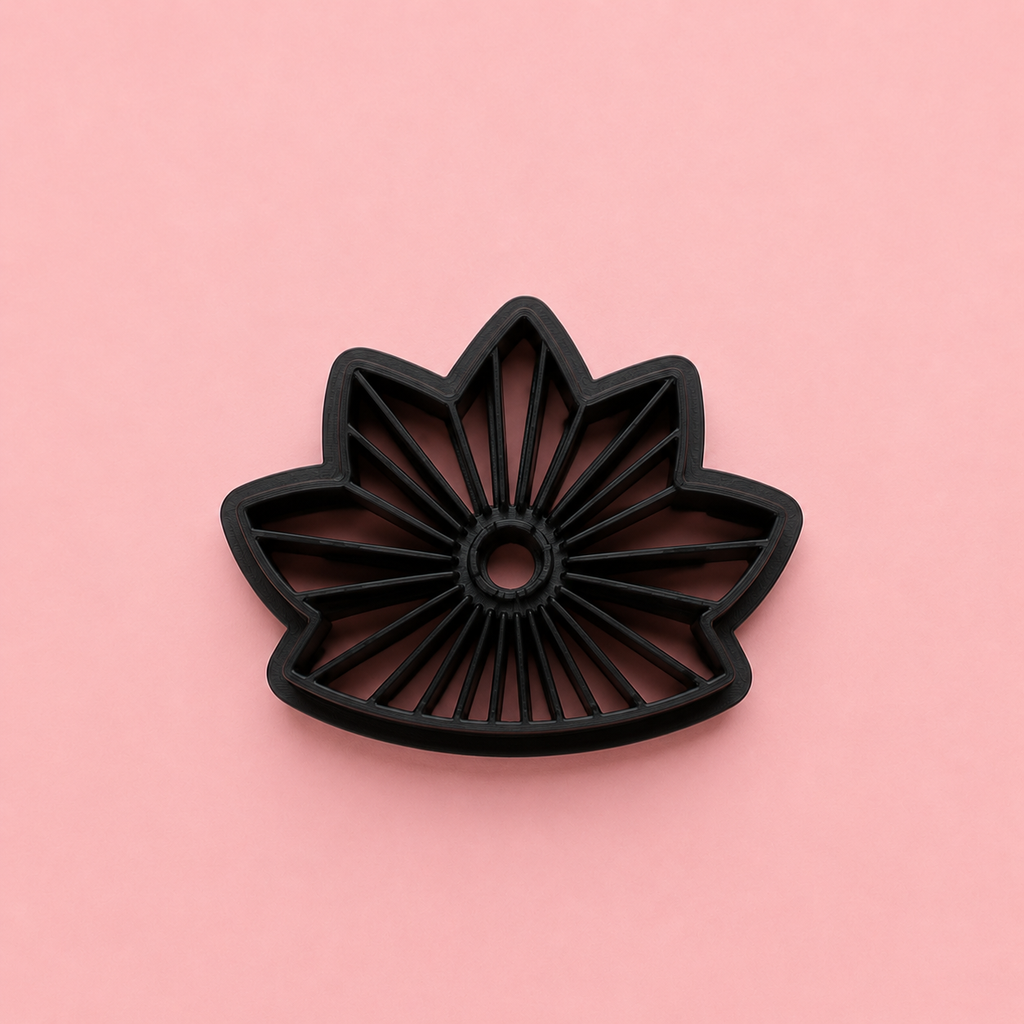 Emporte-pièce fleur éventail ajourée pour bijoux et créations DIY – style japonais – 25 à 35 mm – EP-517