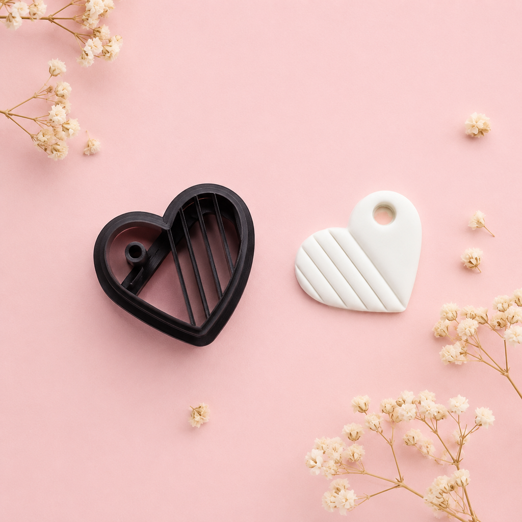 Emporte-pièce cœur graphique pour bijoux et créations DIY – motif moderne ajouré – 15 à 30 mm – EP-516