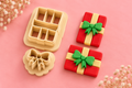 Emporte-pièces Cadeau de Noël avec nœud – Lot de 2 – Spécial bijoux et décorations de Noël – 20 à 45 mm – EP-789
