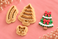 Emporte-pièces Sapin de Noël Décoré – Lot de 3 – Spécial bijoux et créations de Noël – 25 à 45 mm