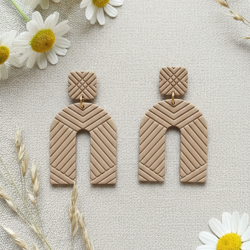 Emporte-pièce arche géométrique motif chevron – bijoux pâte polymère – 40 à 55 mm – EP-241