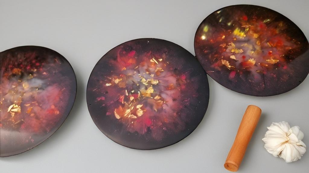 Sous-verres rouge, noir et or "Carla"