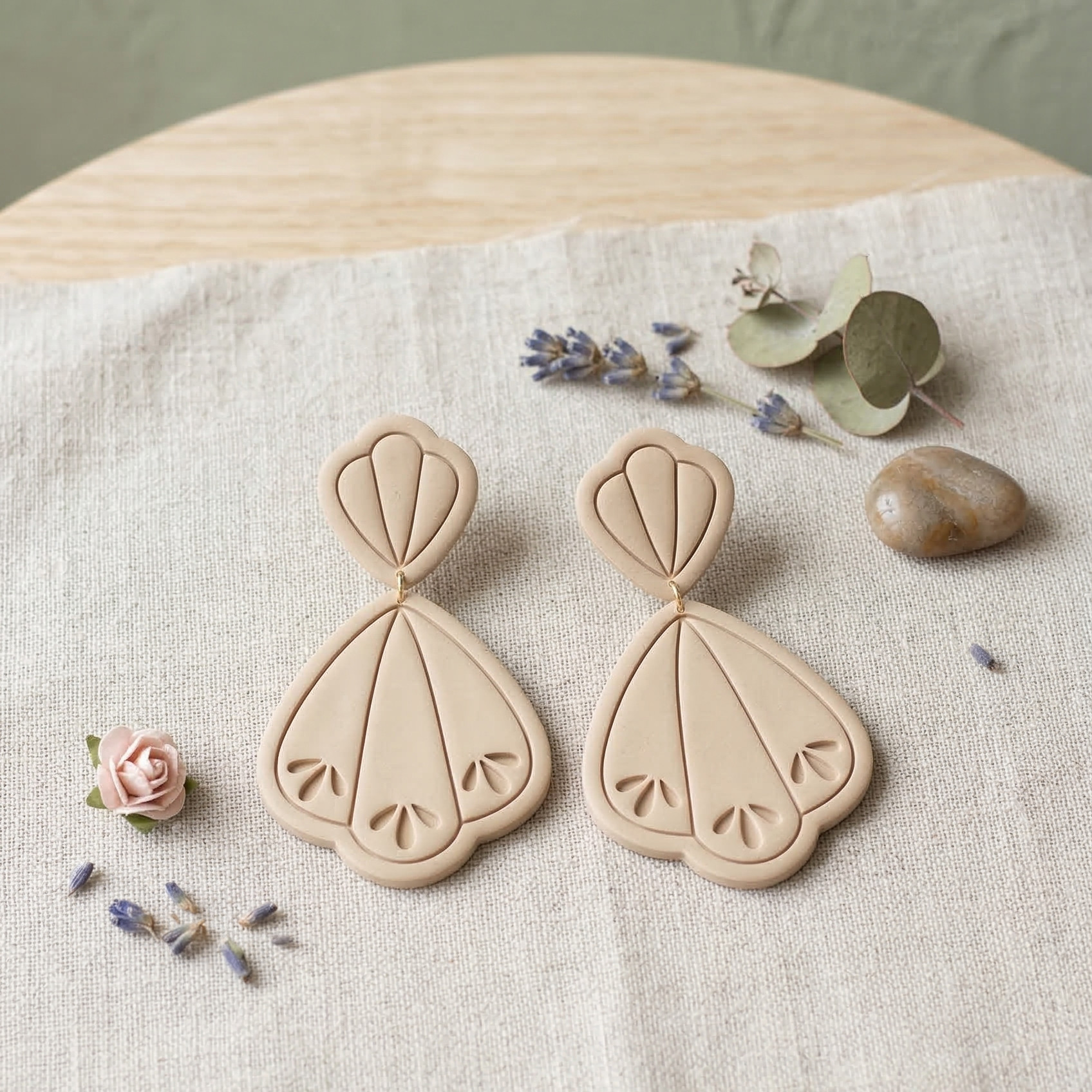 Emporte-pièce goutte fleur ajourée – cutter pâte polymère bijoux DIY pampilles – 40 à 55 mm – EP-189 – fabriqué en France