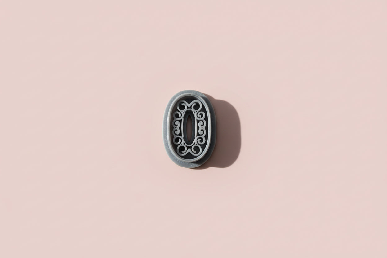 Emporte-pièce Ovale Arabesque Ajouré – 30 à 50 mm au choix – Découpe bijoux pâte polymère – Fabriqué en France. EP-79