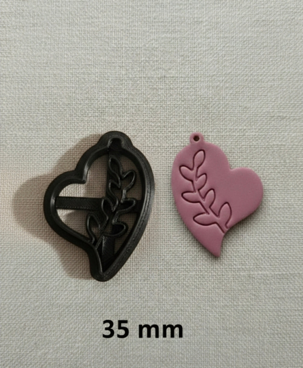 Emporte-pièce Cœur asymétrique feuillage 35 mm – Motif végétal – Découpe bijoux pâte polymère – Fabriqué en France. EP-74