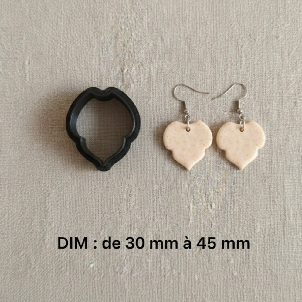Emporte-pièce pampille cœur stylisé – Bijoux DIY – 4 tailles disponibles de 30 à 45 mm