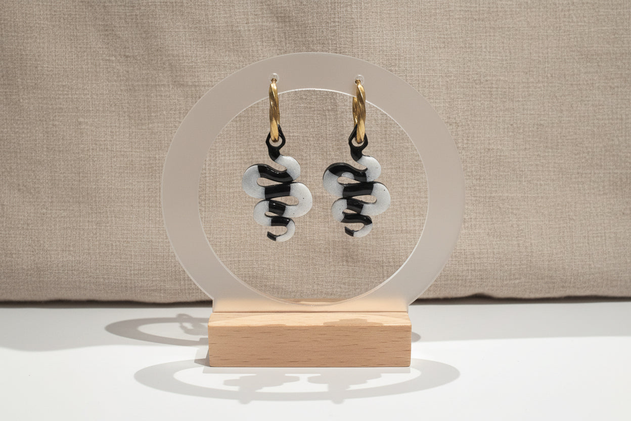 Boucles d’oreilles Serpent Noir & Blanc Pailleté