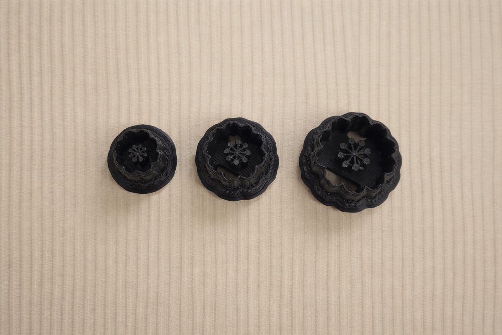 Lot de 3 emporte-pièces fleur ajourée pour bijoux DIY – 1 cm, 1,5 cm et 2 cm. EP-93