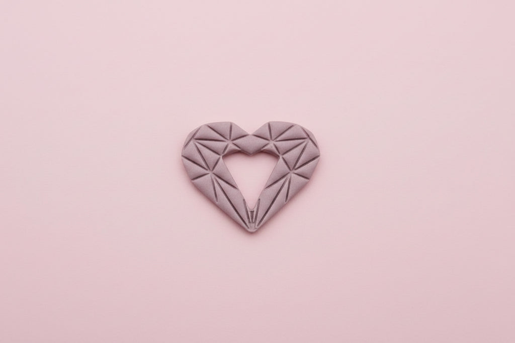 Emporte-pièce cœur géométrique 30 mm – Motif diamant facetté – Découpe bijoux pâte polymère – Fabriqué en France. EP-71