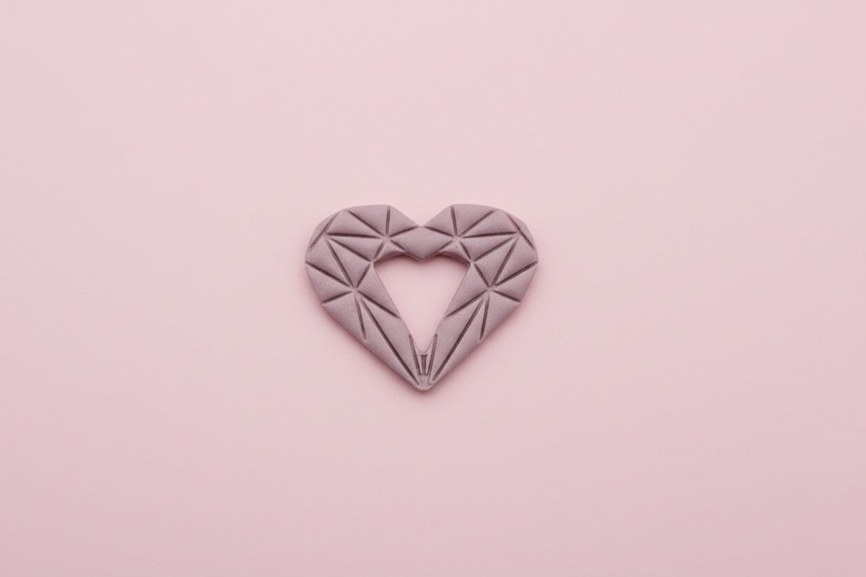 Emporte-pièce cœur géométrique 30 mm – Motif diamant facetté – Découpe bijoux pâte polymère – Fabriqué en France. EP-71