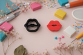 Emporte-pièce bijoux pâte polymère lèvres – outil DIY boucles d’oreilles – 20 à 40 mm – fabriqué en France. EP-118