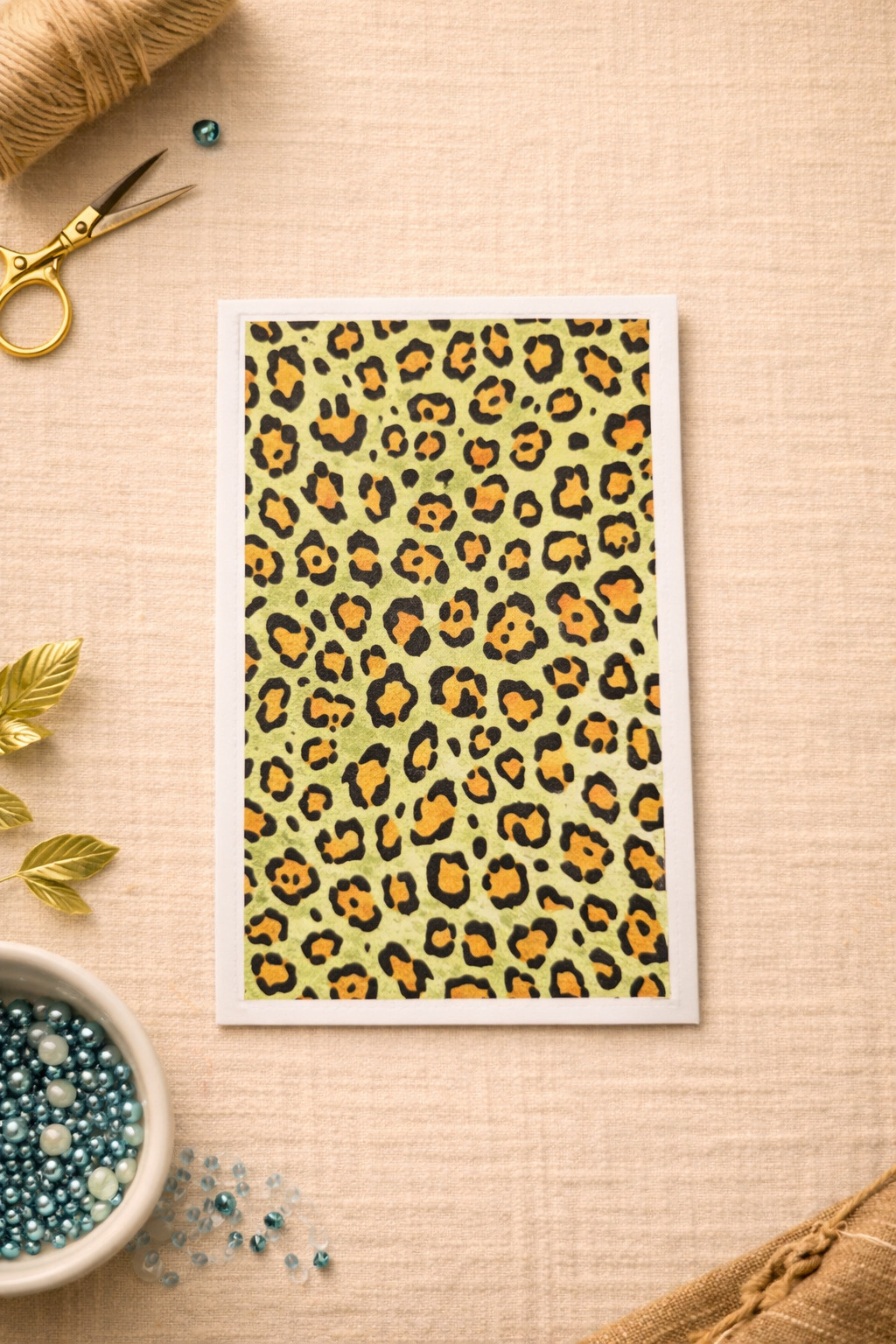 Titre :
Feuille de transfert motif léopard pour pâte polymère – décor animalier – format 7 x 12 cm. TF38