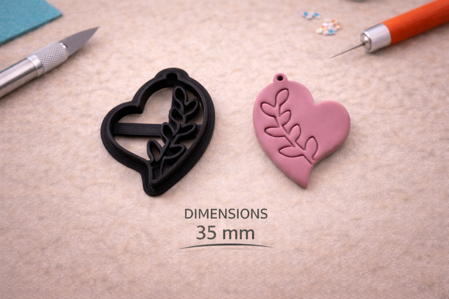 Emporte-pièce Cœur asymétrique feuillage 35 mm – Motif végétal – Découpe bijoux pâte polymère – Fabriqué en France. EP-74