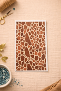 Titre :
Feuille de transfert motif girafe pour pâte polymère – décor animalier – format 7 x 12 cm. TF03