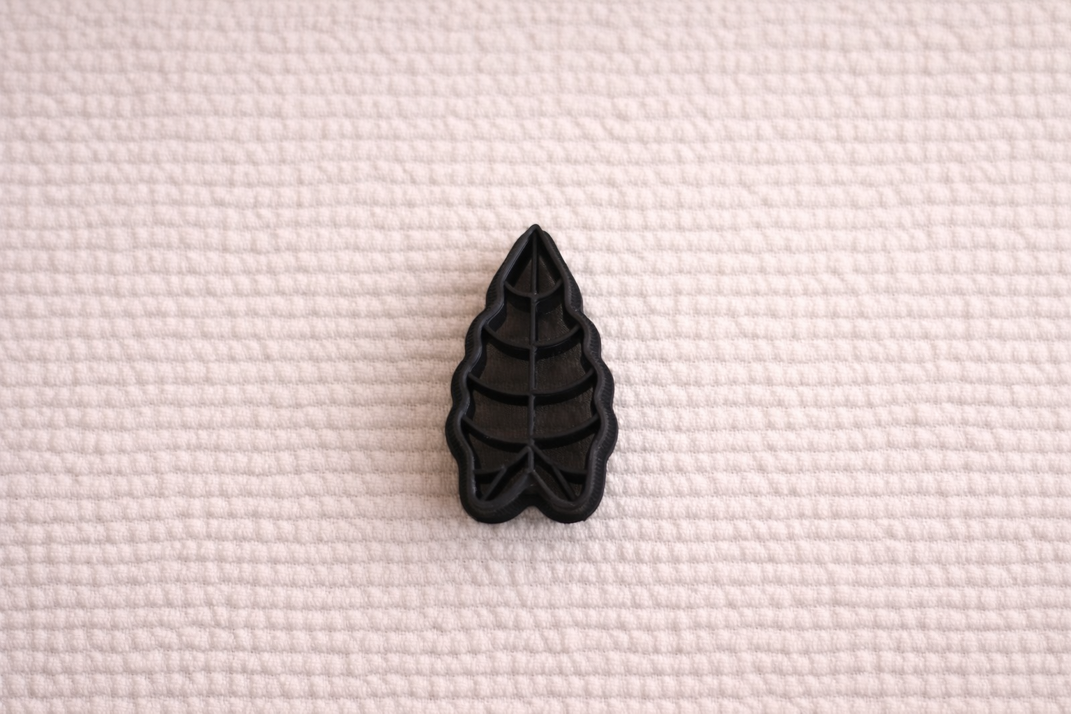 Emporte-pièce feuille nervurée pour bijoux DIY – pampille feuille – 5 tailles de 25 à 45 mm – fabriqué en France. EP-63