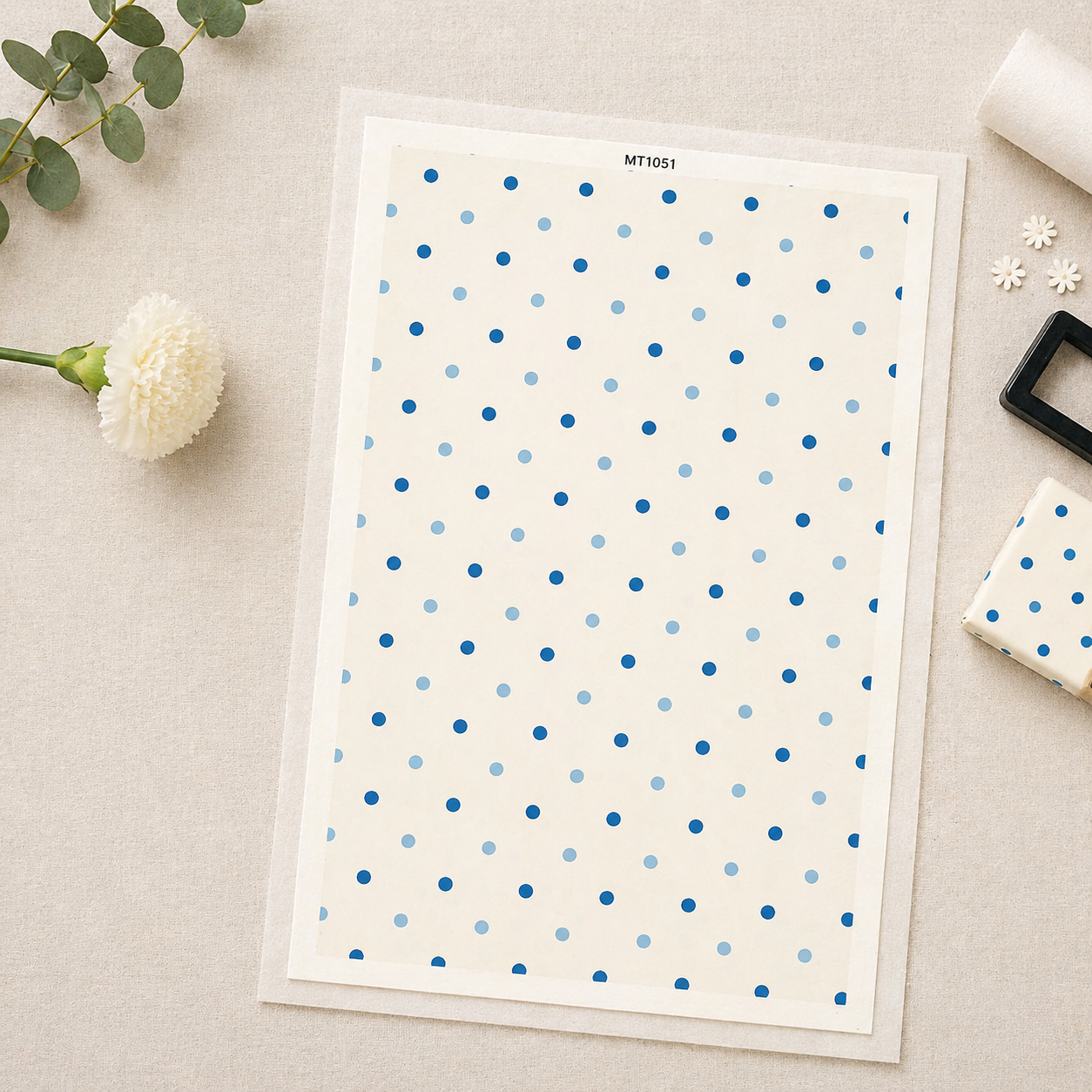 Feuille de transfert pois bleus pour pâte polymère  – 7,5 x 12 cm – création bijoux DIY. TF74