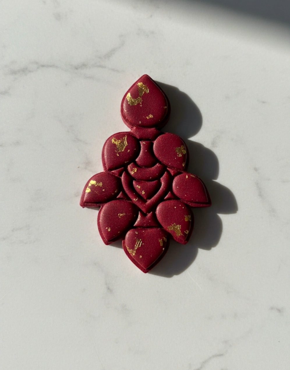 Emporte-pièce Arabesque Florale 30 mm – Motif ajouré bohème – Découpe bijoux pâte polymère – Fabriqué en France. EP-78