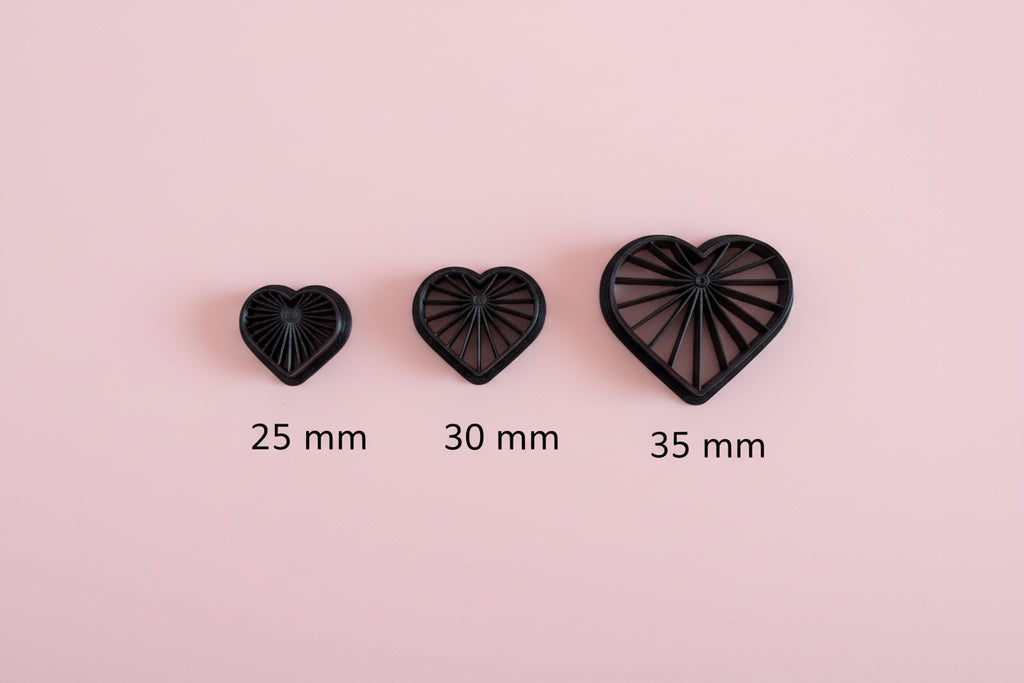 Emporte-pièce cœur ajouré rayons 25 / 30 / 35 mm – Découpe bijoux pâte polymère – Outil DIY – Fabriqué en France. EP-69