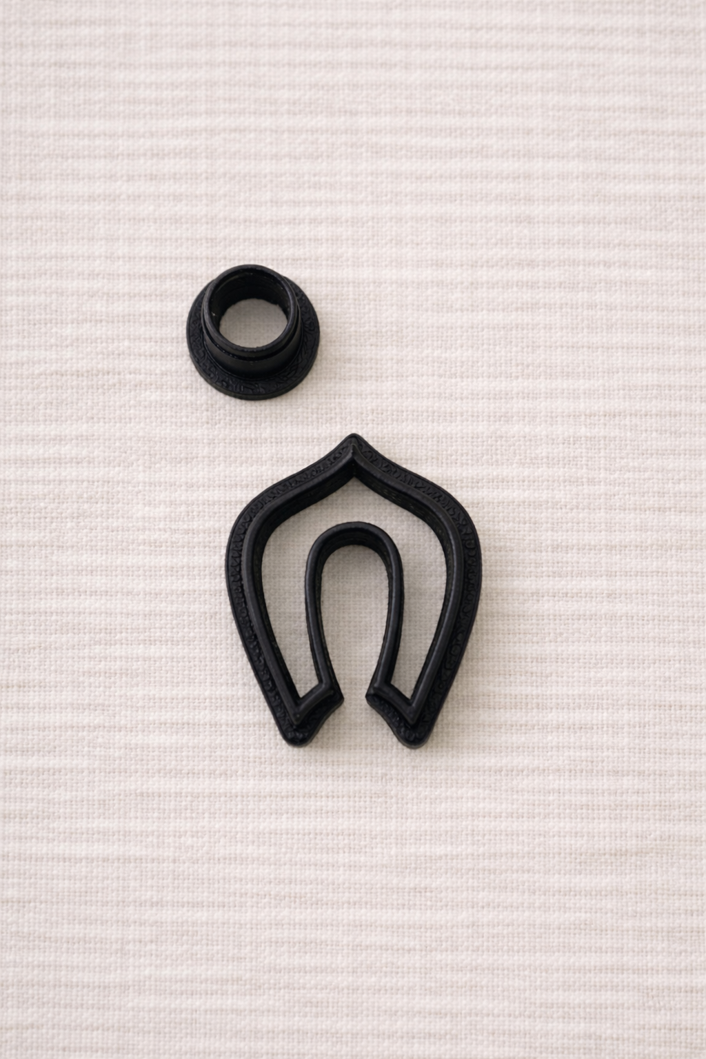 Lot de 2 emporte-pièces Arc Moderne Ajouré – 30 à 50 mm au choix – Découpe bijoux pâte polymère – Fabriqué en France - EP-103