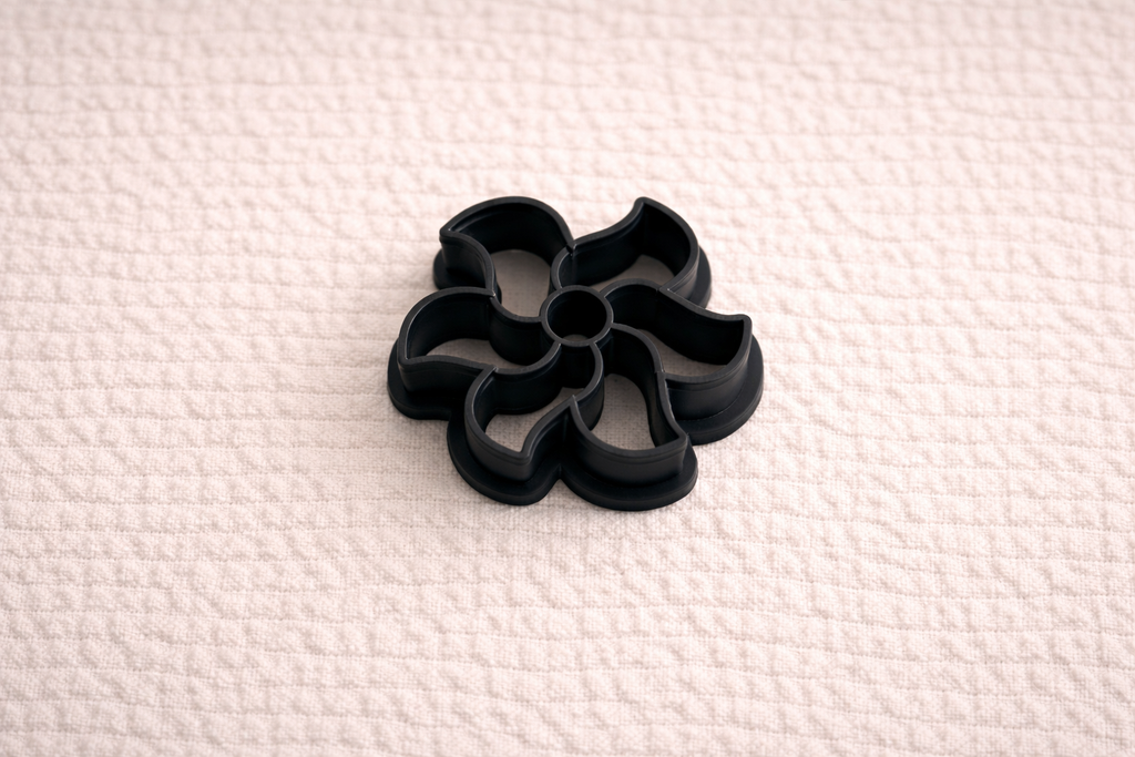 Emporte-pièce fleur spirale – DIY bijoux – 5 tailles disponibles de 20 à 40 mm