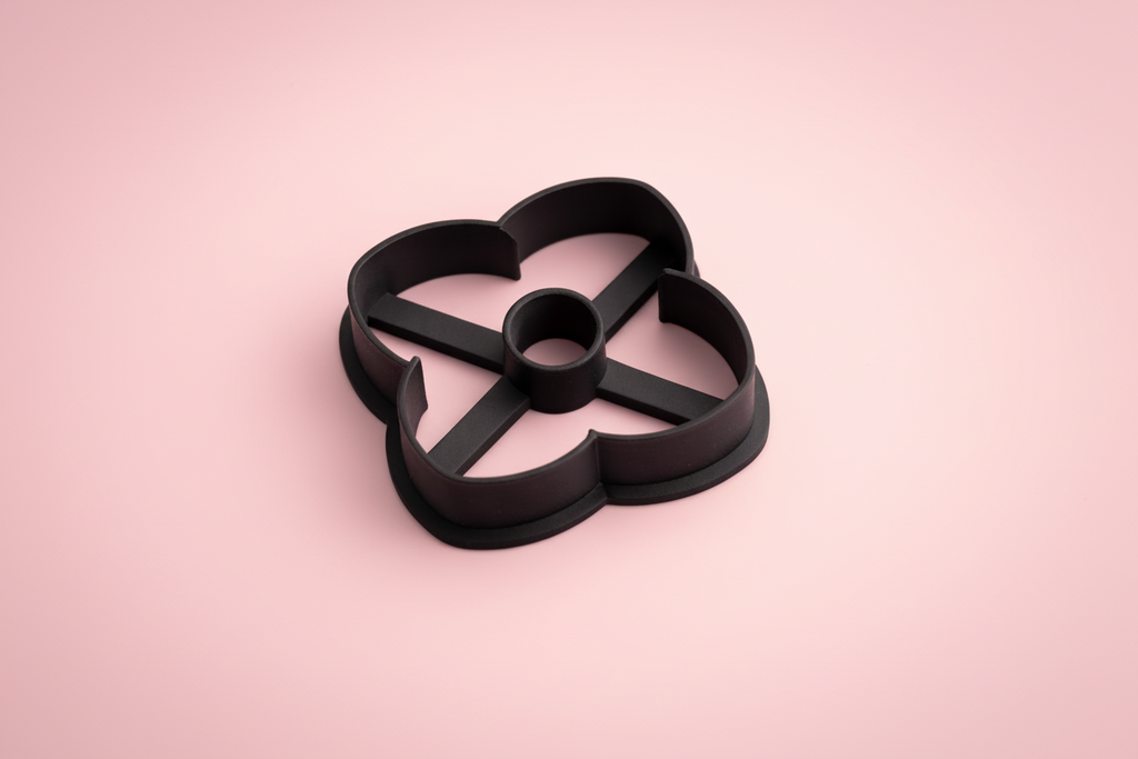 Emporte-pièce fleur ajourée 4 pétales pour bijoux DIY – 5 tailles de 20 à 40 mm – fabriqué en France. Idéal pampilles. EP-52