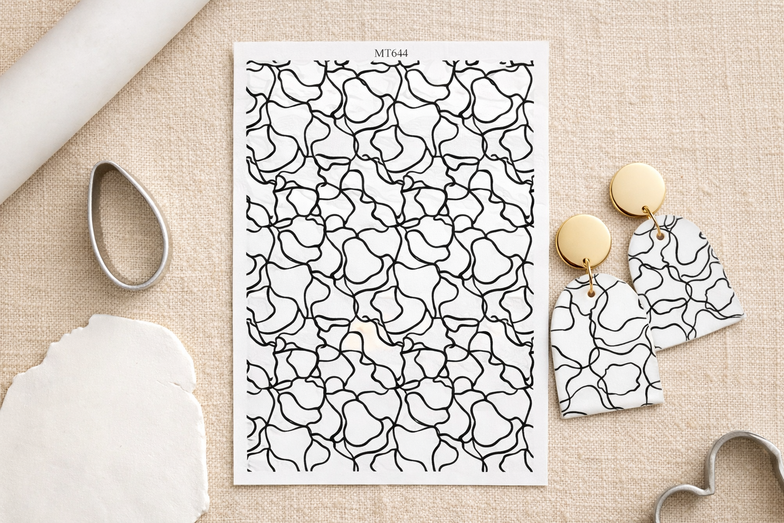 Feuille de transfert motif lignes abstraites noir et blanc pour pâte polymère – décor bijoux DIY – 9,5 x 14 cm. TF63