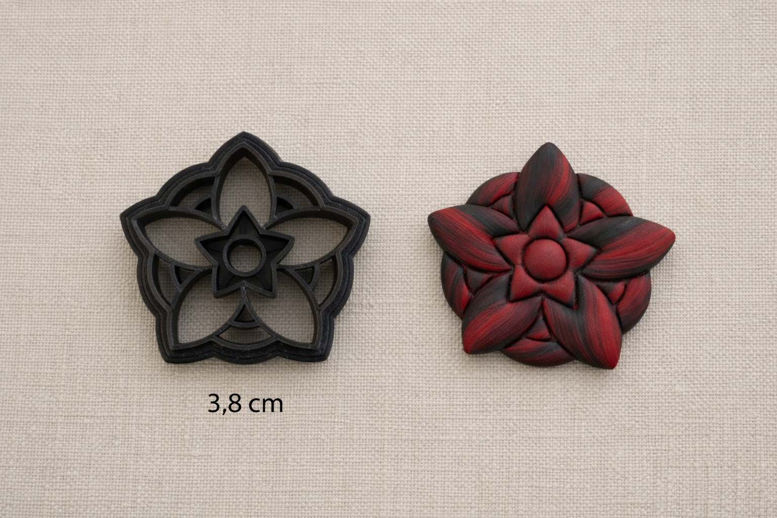 Emporte-pièce pour bijoux – DIY boucles d’oreilles – Fleur graphique ajourée – 3,8 cm