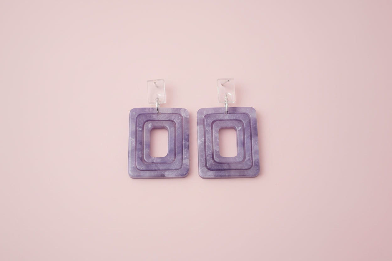 Emporte-pièce carré ajouré 3 cm – Découpe géométrique moderne pour boucles d’oreilles pâte polymère DIY. EP-21