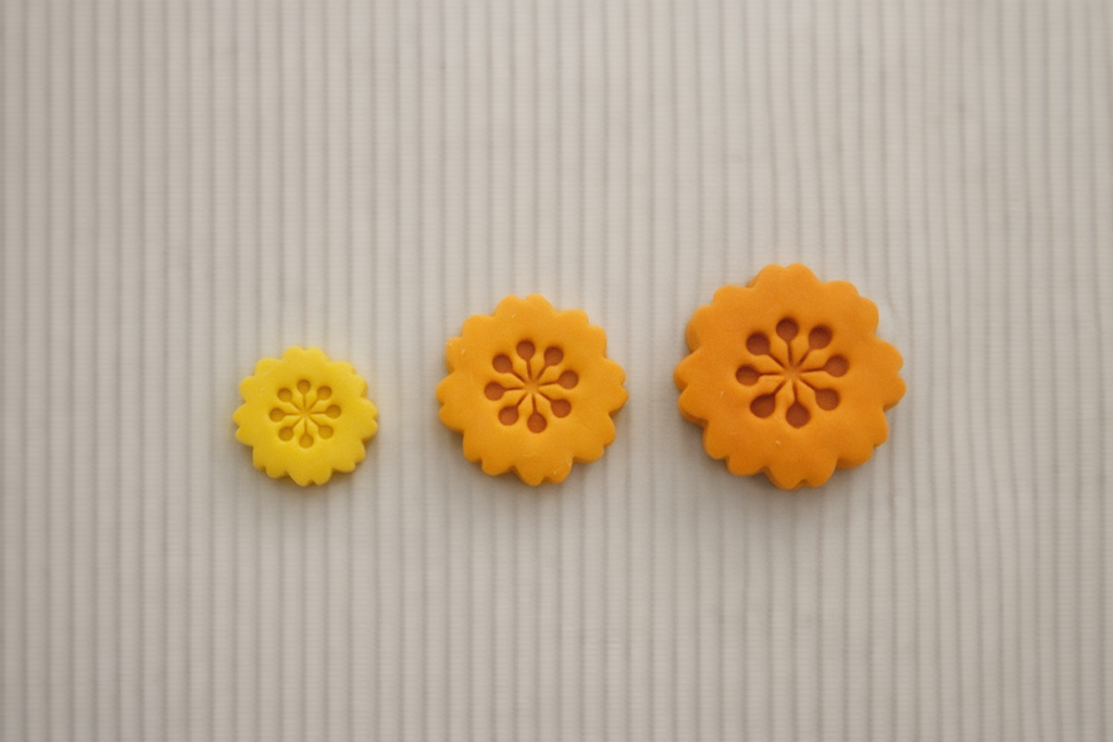 Lot de 3 emporte-pièces fleur ajourée pour bijoux DIY – 1 cm, 1,5 cm et 2 cm. EP-93