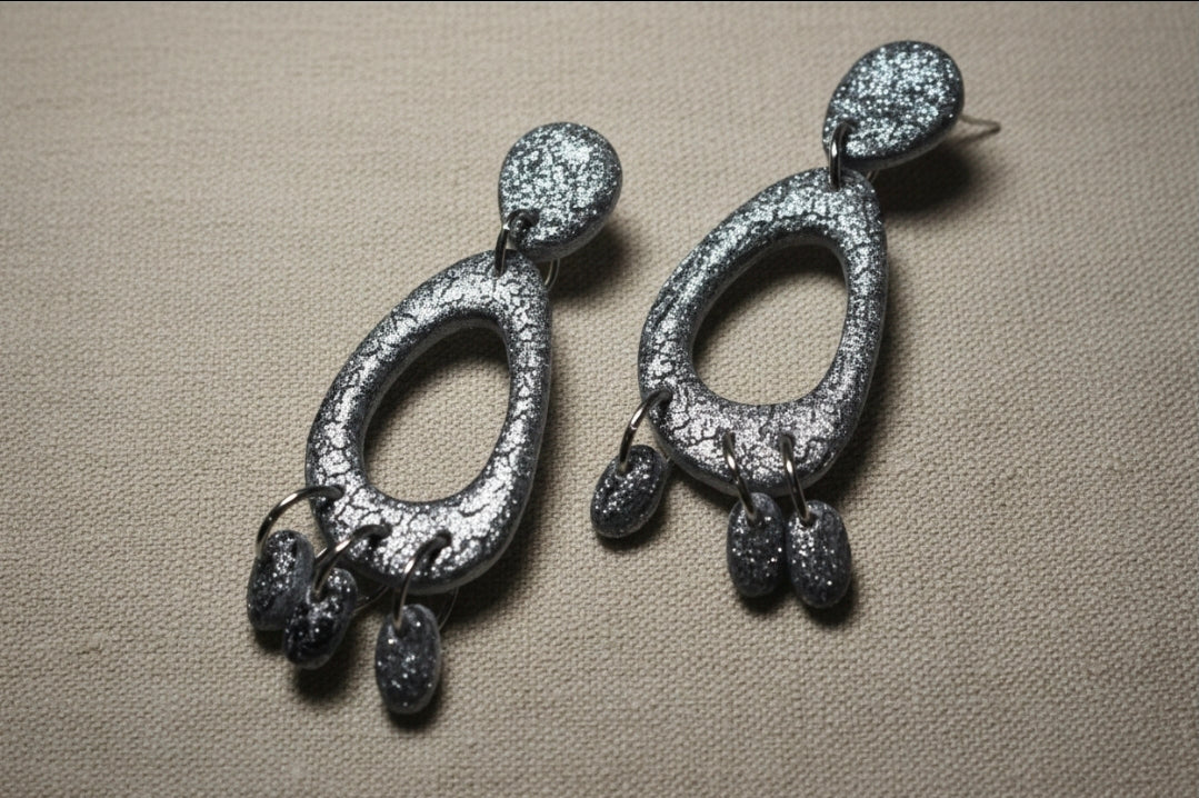 Lot de 2 emporte-pièces pour boucles d’oreilles – Formes graphiques ajourées – DIY argile polymère