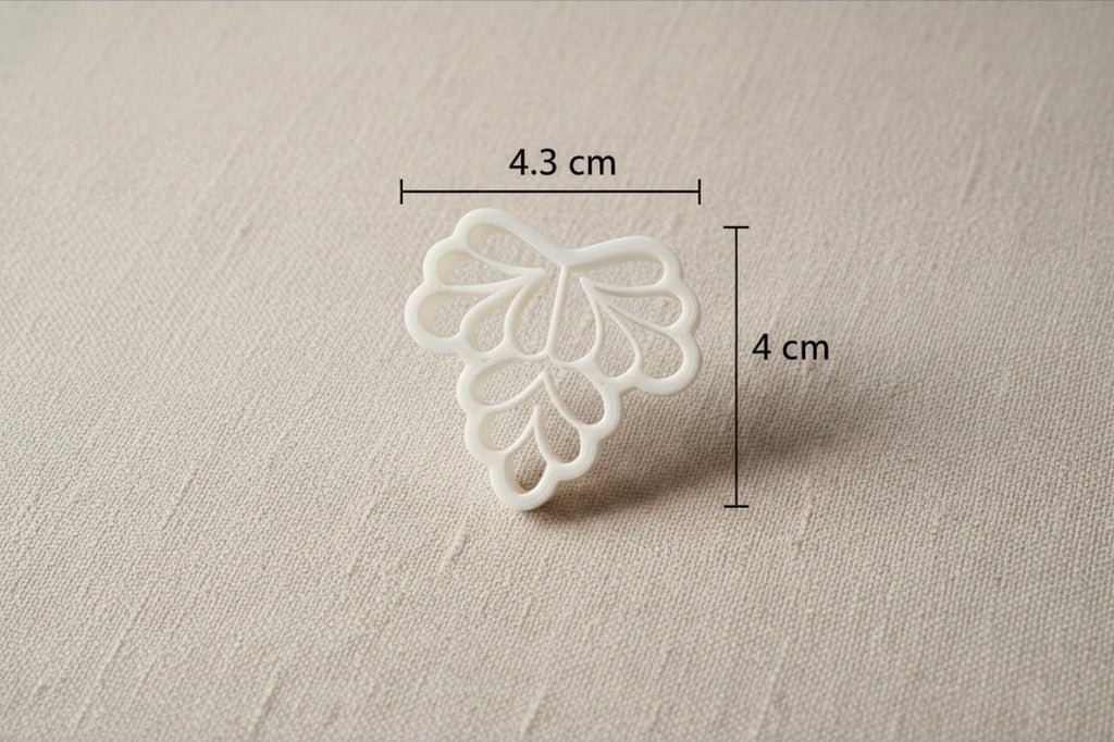 Emporte-pièce feuille ajourée – 4,3 × 4 cm. EP-85