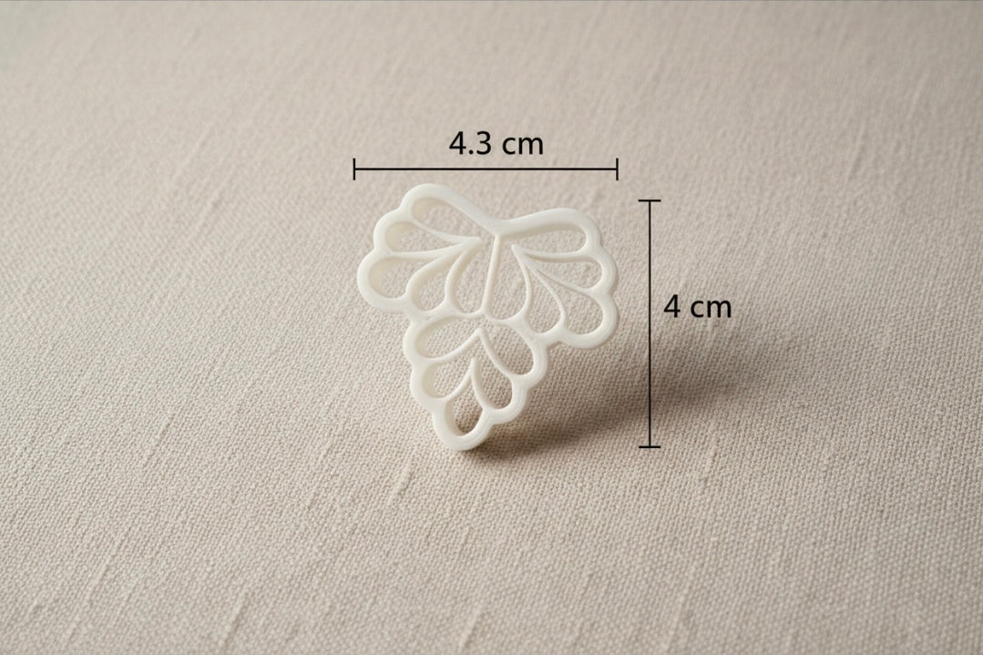 Emporte-pièce feuille ajourée – 4,3 × 4 cm. EP-85