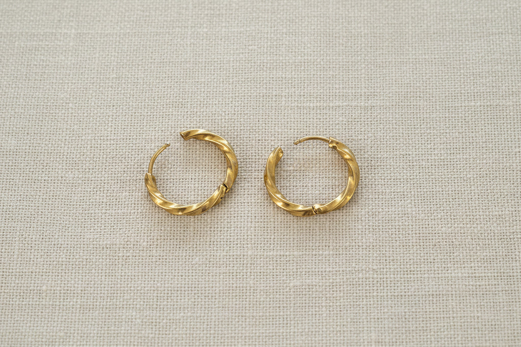 Créoles torsadées 19 mm – Acier inoxydable 304 (Argenté ou Doré)