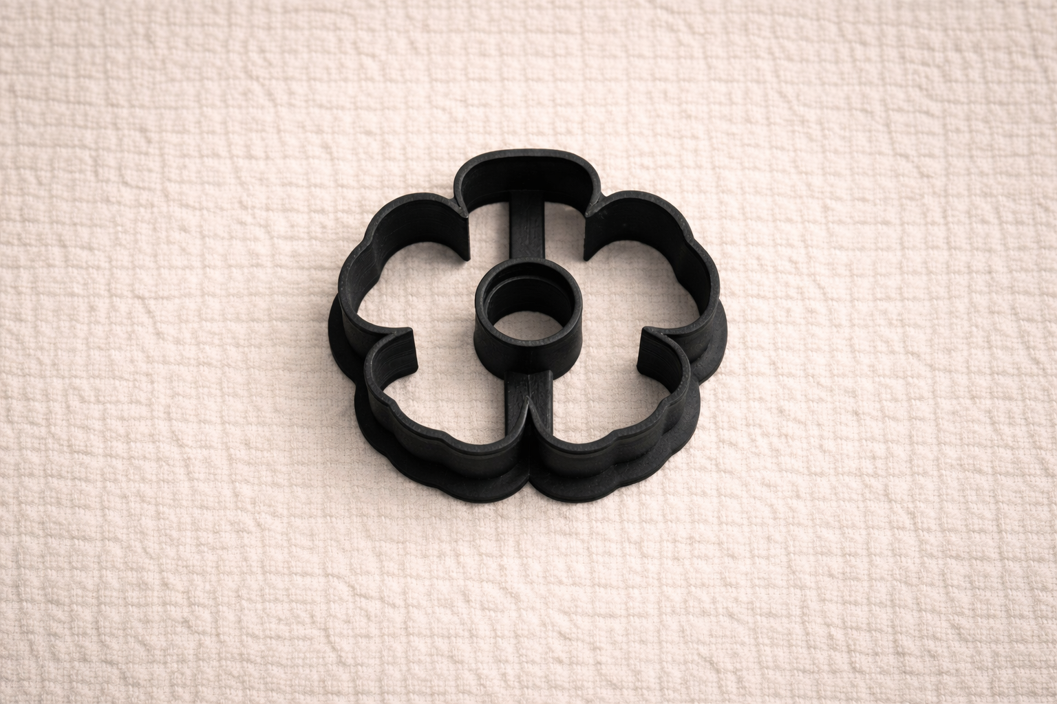 Emporte-pièce pour bijoux – DIY boucles d’oreilles – Fleur ajourée avec trou central – 5 tailles