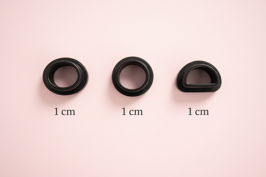 Kit 15 Mini Emporte-pièces Géométriques & Fleurs – 1 à 2 cm – Découpe bijoux pâte polymère – Fabriqué en France
